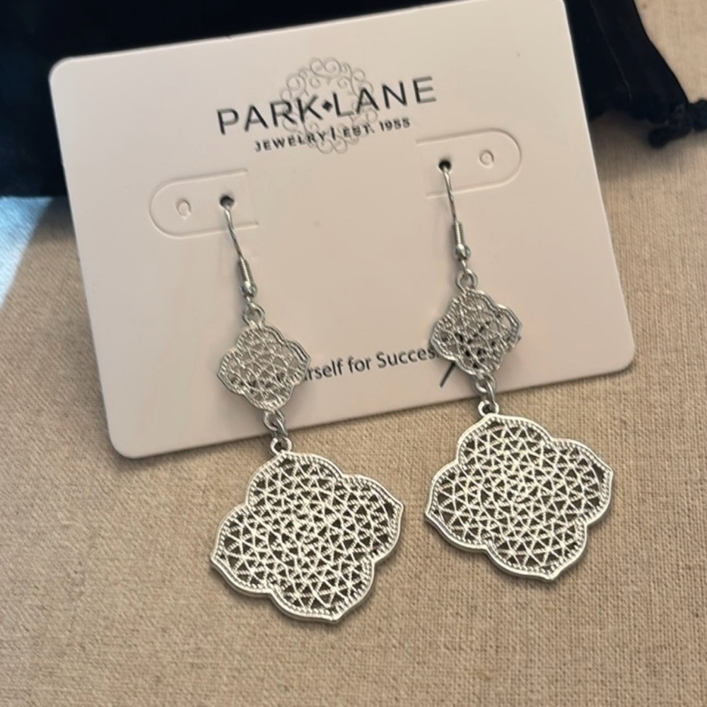 Park Lane “Moana” Earrings in Silver! BNIB!!
